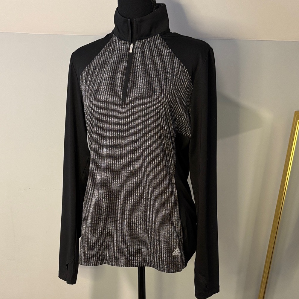 Adidas Golf Black and Gray Long Sleeve Top Thumb Holes quarter‎ zip pockets